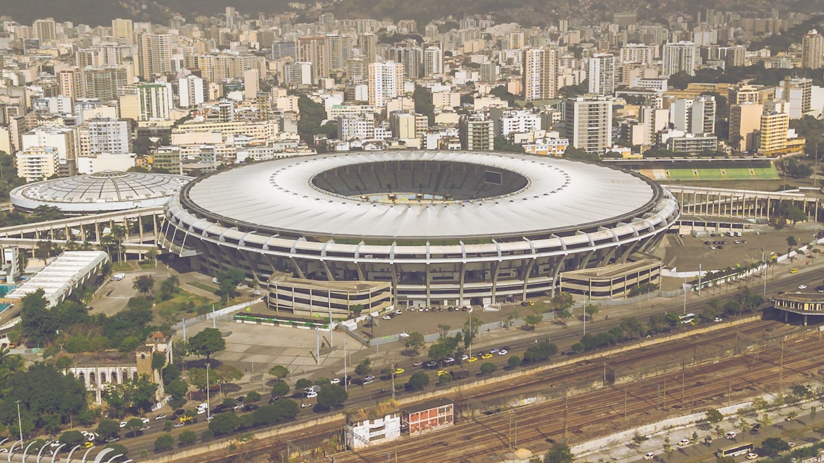 estadio del fútbol argentino durante un partido